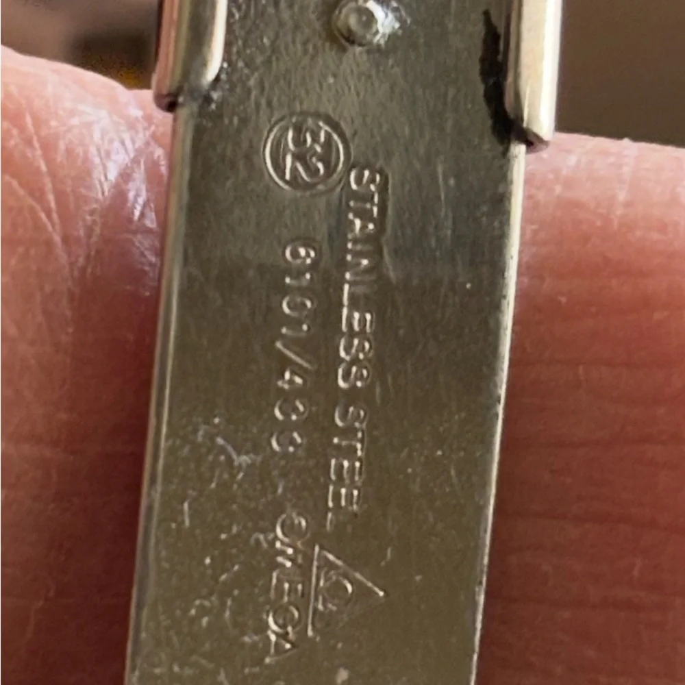 Omega Gold and Silver Two-Tone Watch with Roman Numerals - Picture 5 of 9